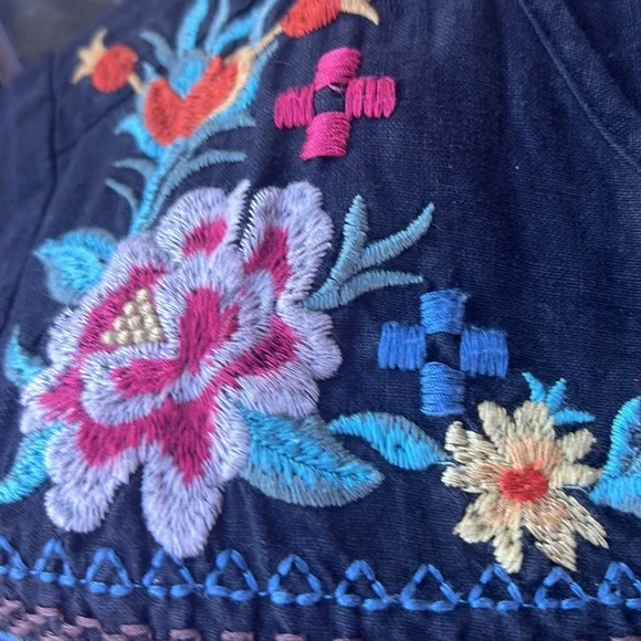 🌺 Johnny Was Boho Floral Embroidered Short Sleeve Linen Mini Dress 🌺 - Picture 2 of 13